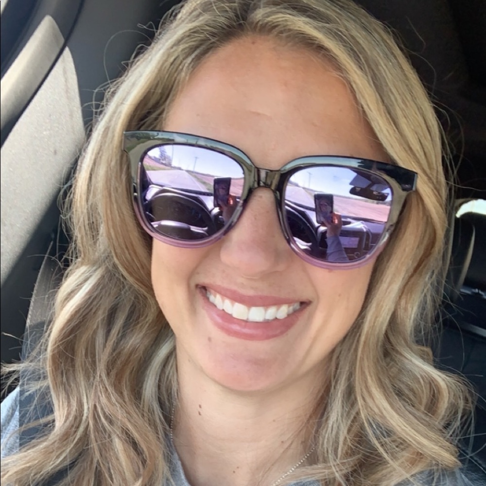 Meet your Posher, Lisa